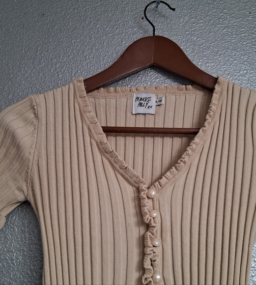NWOT Princess Polly Beige Cropped & Ribbed Cardigan/ Top    Size S/M - Picture 11 of 16